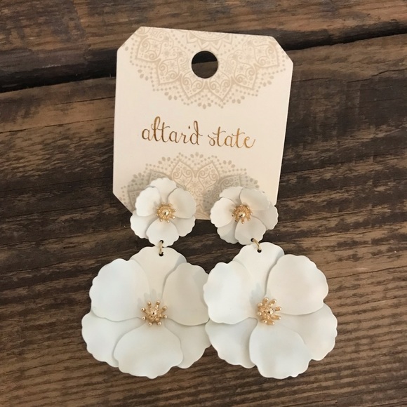 Altar'd State Jewelry - Altar’d State cream/ivory flower earrings